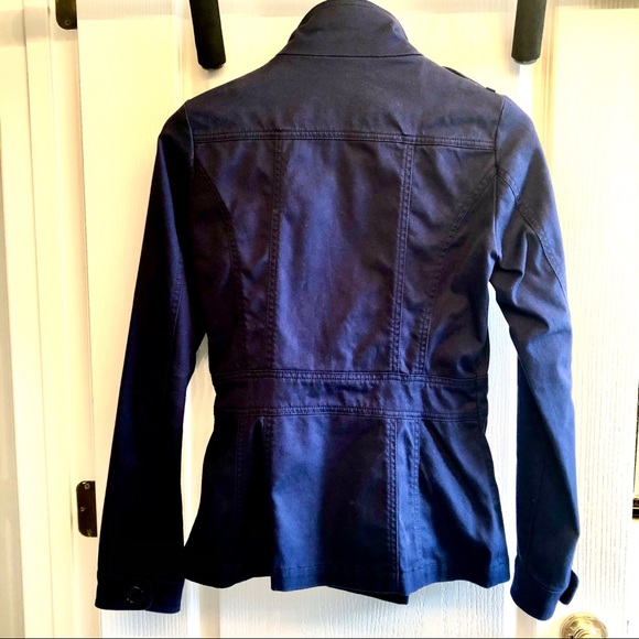 Divided Jacket - Picture 3 of 5